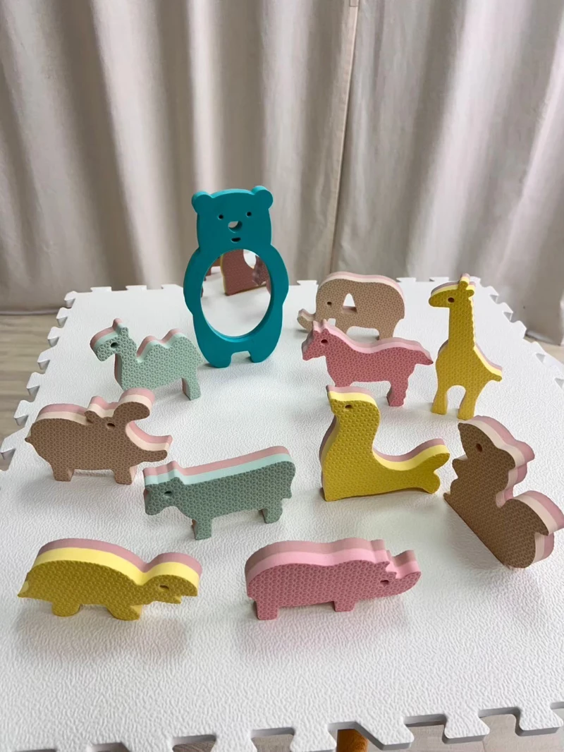 鏡子動物堆疊世界